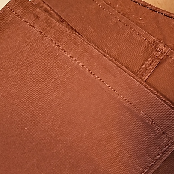 GapKhakis Size 40x32, in color burgundy.  In Excellent pre-loved condition. - Picture 4 of 4